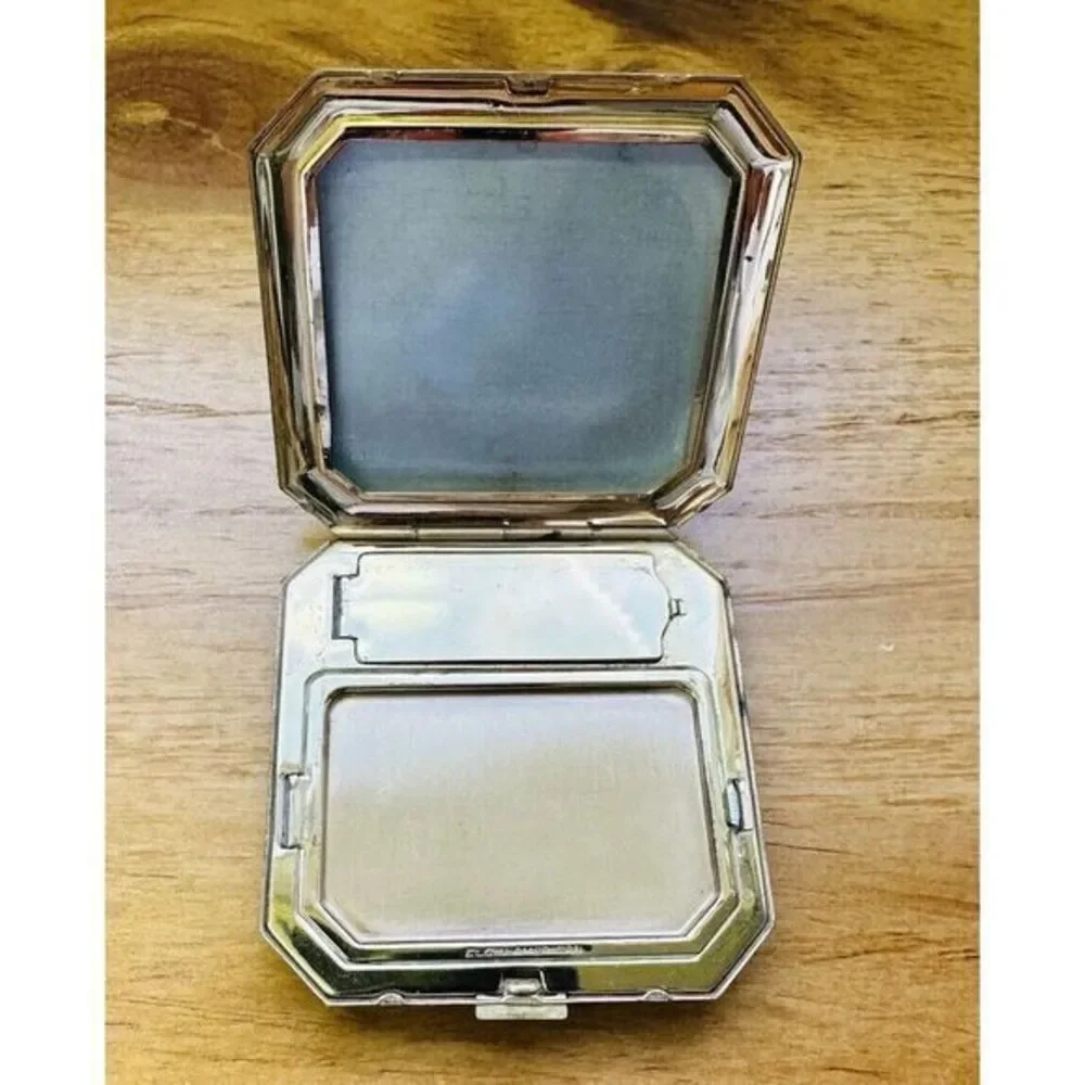 Vintage Elgin American‎ Embroidery Brass Compact Pink Floral 2.5